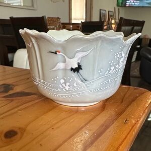 Gold Castle Elegant Gray Ceramic Bowl with Crane Design